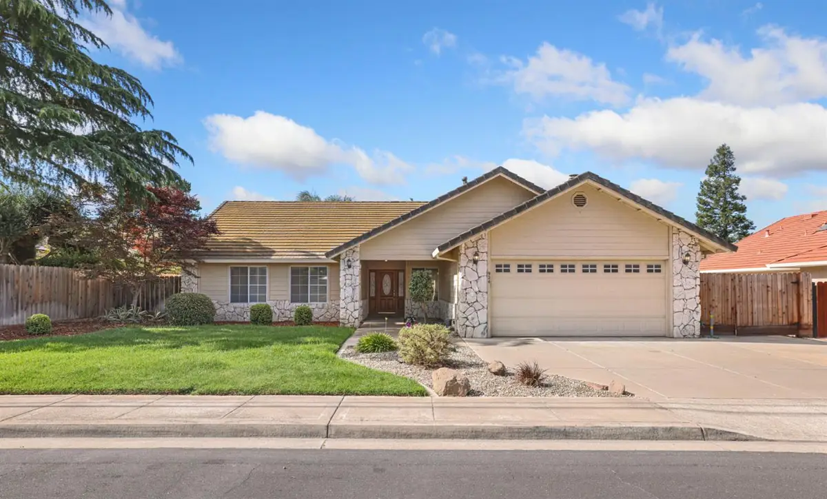 924 East Milgeo Avnue, Ripon, CA 95366 - #1