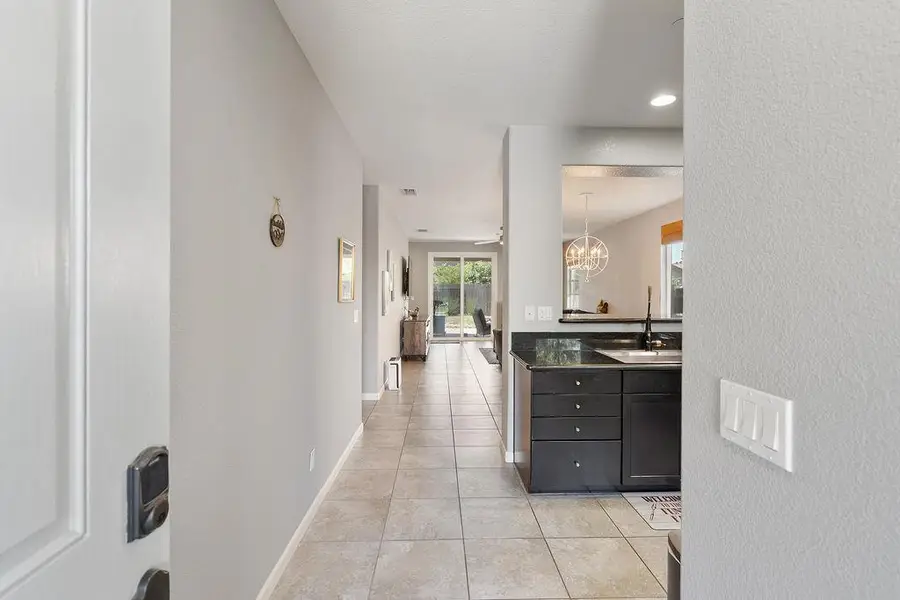 9421 Blue Mountain Way, Sacramento, CA 95829 - #2