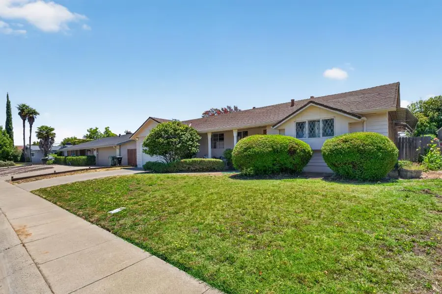 4736 F Parkway, Sacramento, CA 95823 - #2