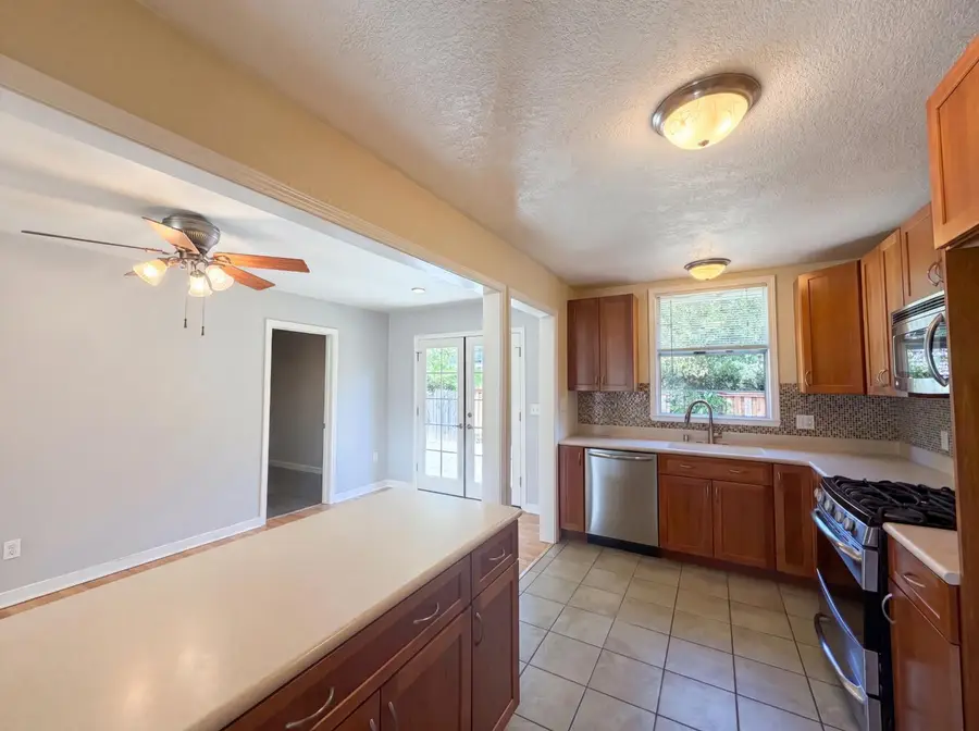 6015 12th Avenue, Sacramento, CA 95820 - #2