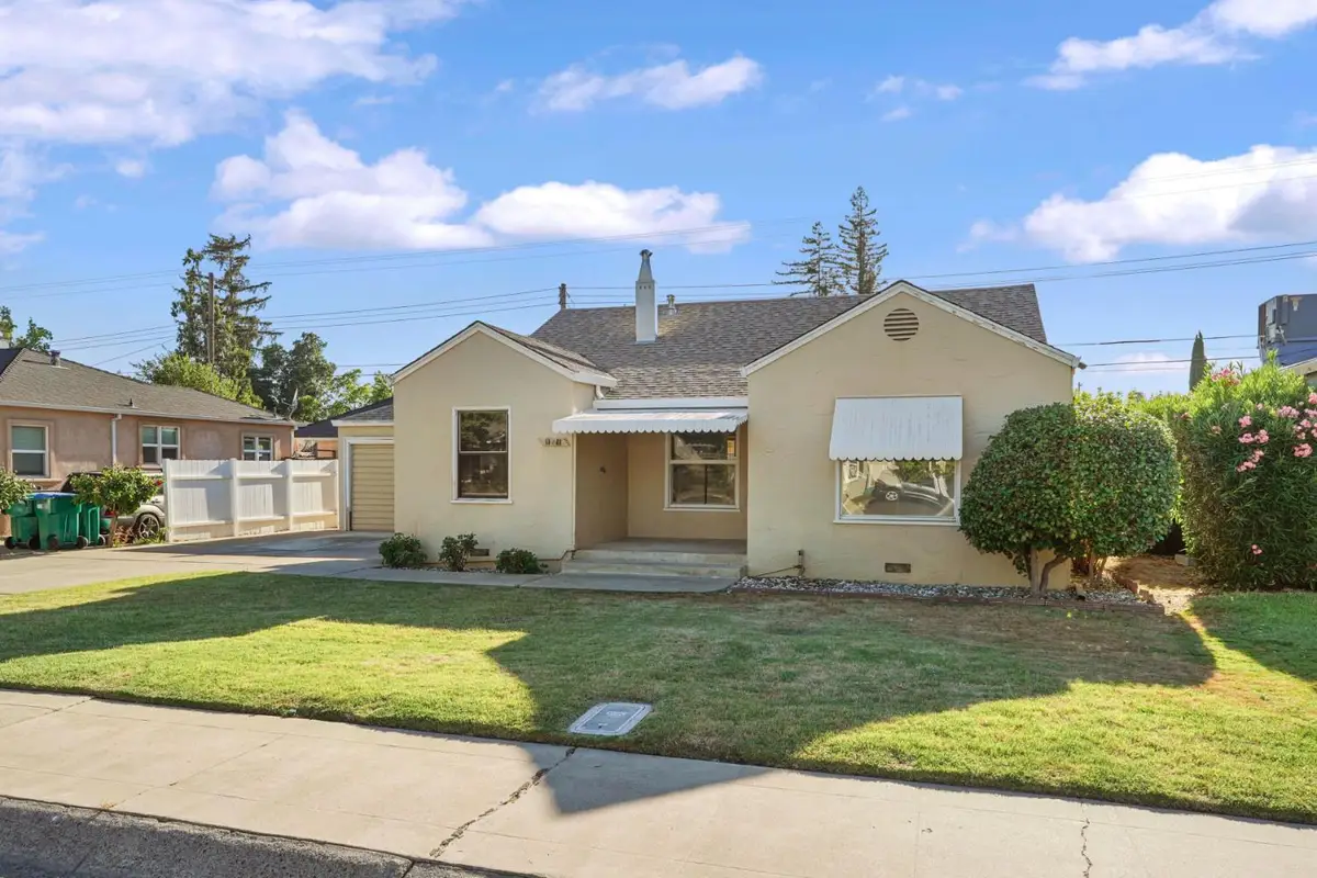 1221 S Pleasant Avenue, Lodi, CA 95240 - #1