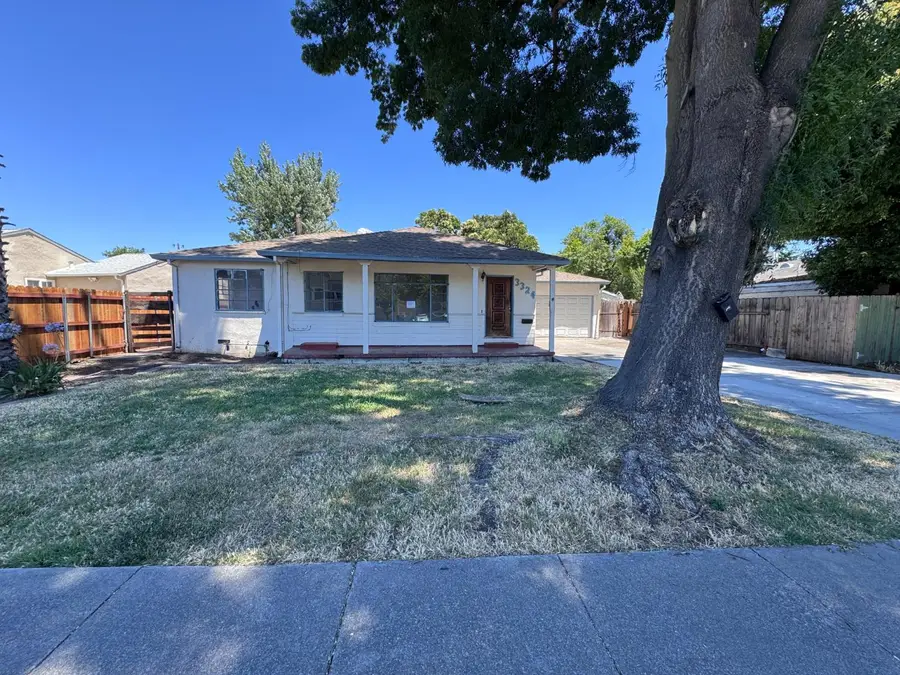 3324 Moon Avenue, Stockton, CA 95204 - #2