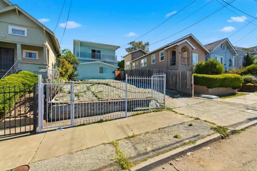 1818 E 22nd Street, Oakland, CA 94606 - #2