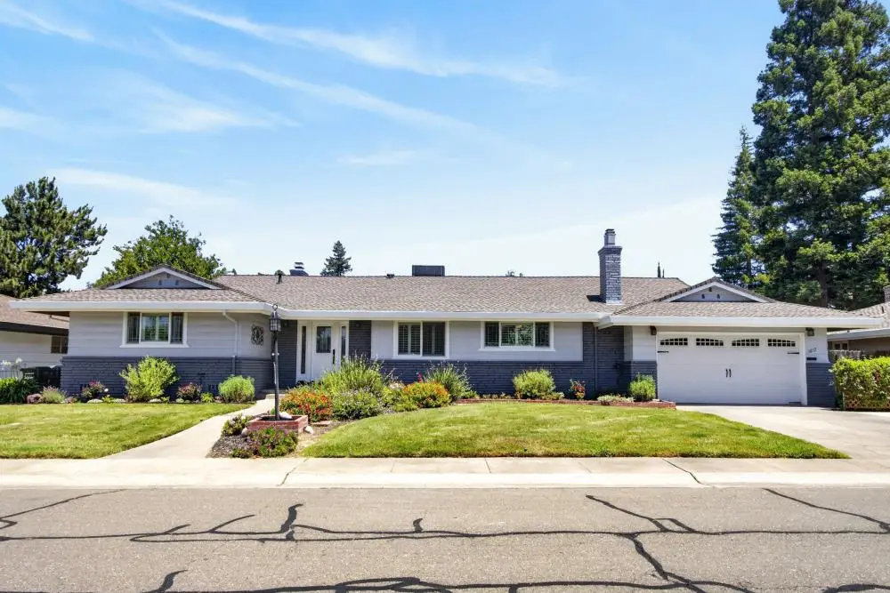 3812 Dell Rd., Carmichael, CA 95608 - #1