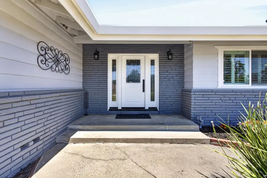 3812 Dell Rd., Carmichael, CA 95608 - #3