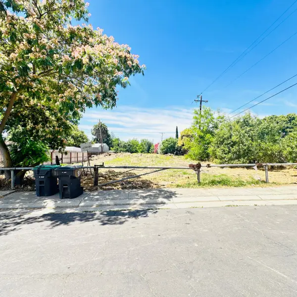 3559 Mission, Stockton, CA 95204