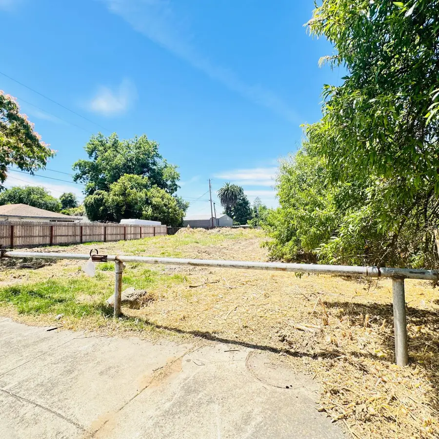 3559 Mission, Stockton, CA 95204 - #3