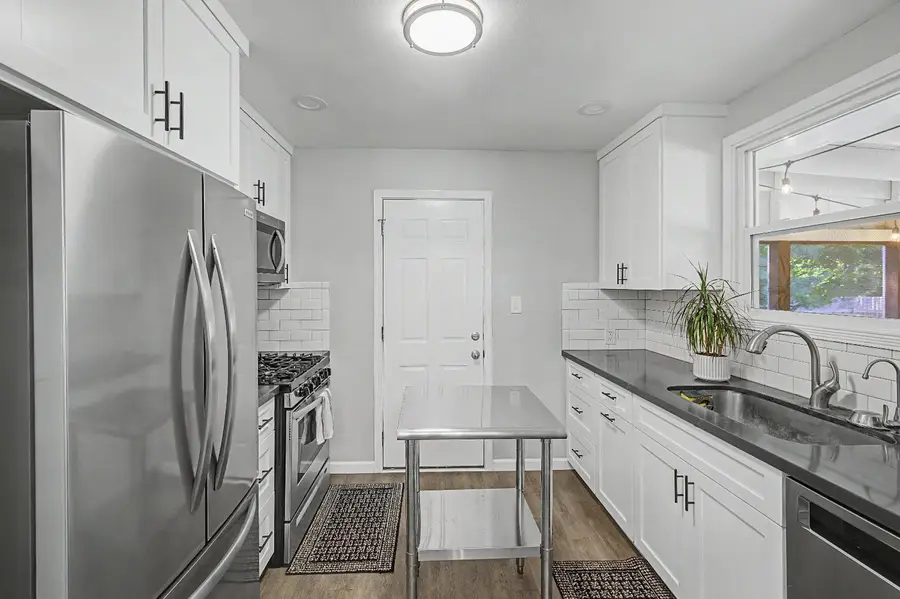 3933 Loreto Way, Sacramento, CA 95821 - #3