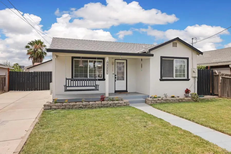 2660 Santa Fe Street, Riverbank, CA 95367 - #3