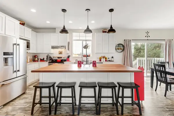 6955 William Ln, Lincoln, CA 95648