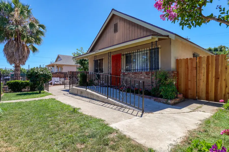 2255 Empress Street, Sacramento, CA 95815 - #2