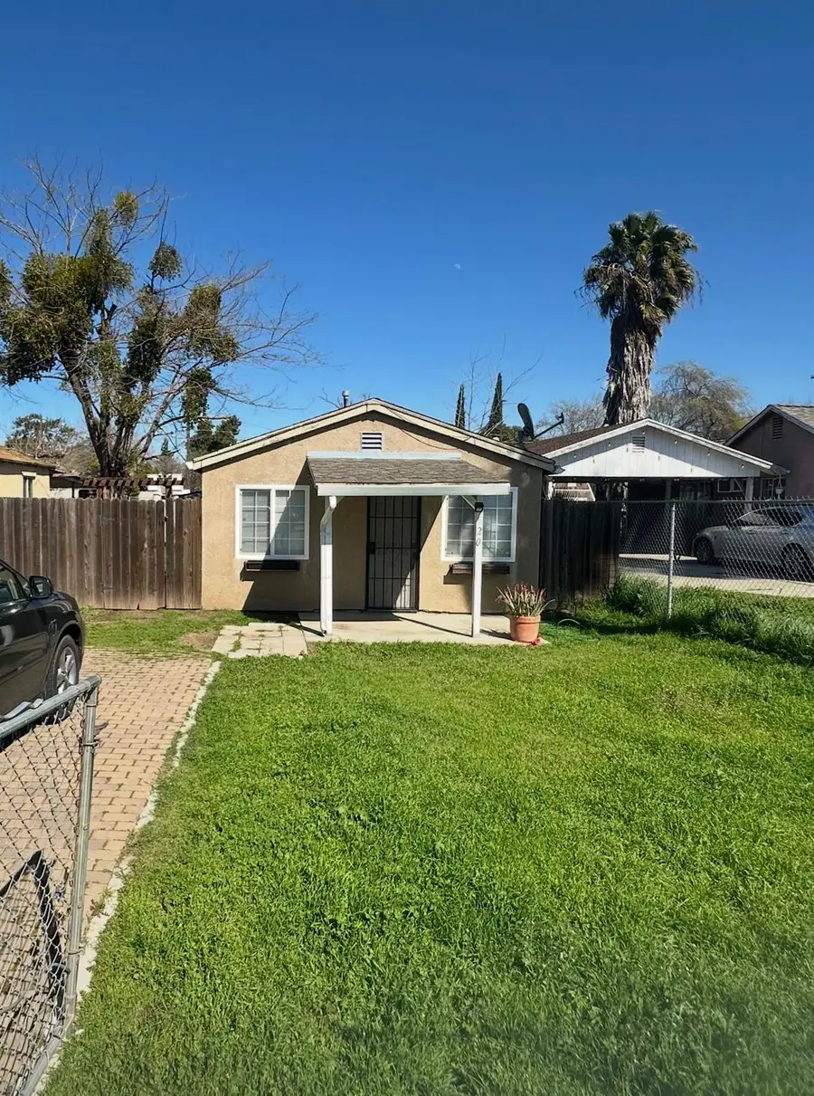 520 D Street, Waterford, CA 95386 - #3
