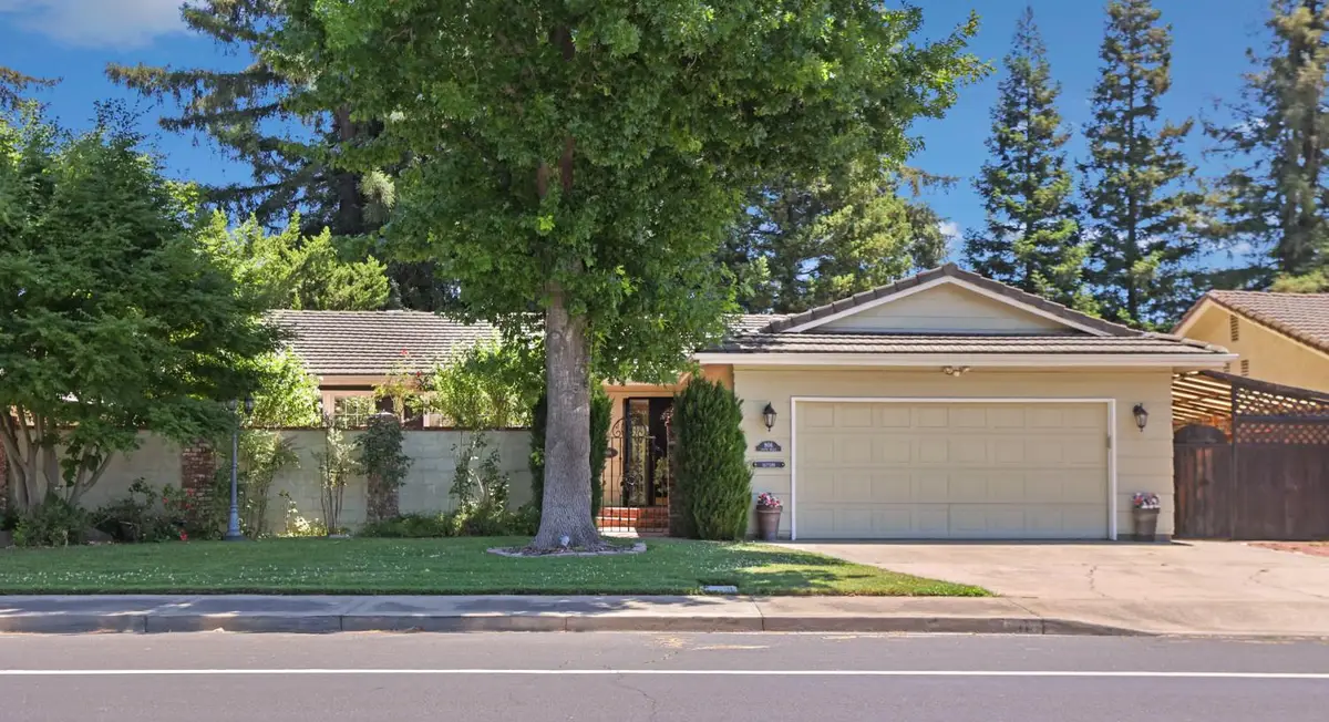 806 S Mills Avenue, Lodi, CA 95242 - #1