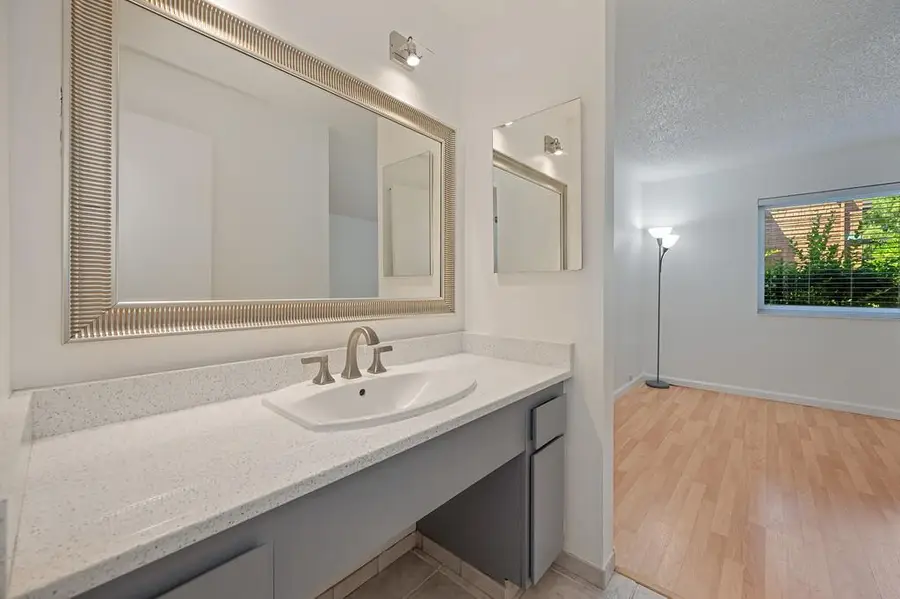 724 Woodside Lane East #6, Sacramento, CA 95825 - #3