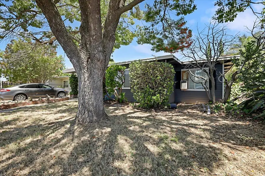6025 34th Avenue, Sacramento, CA 95824 - #2