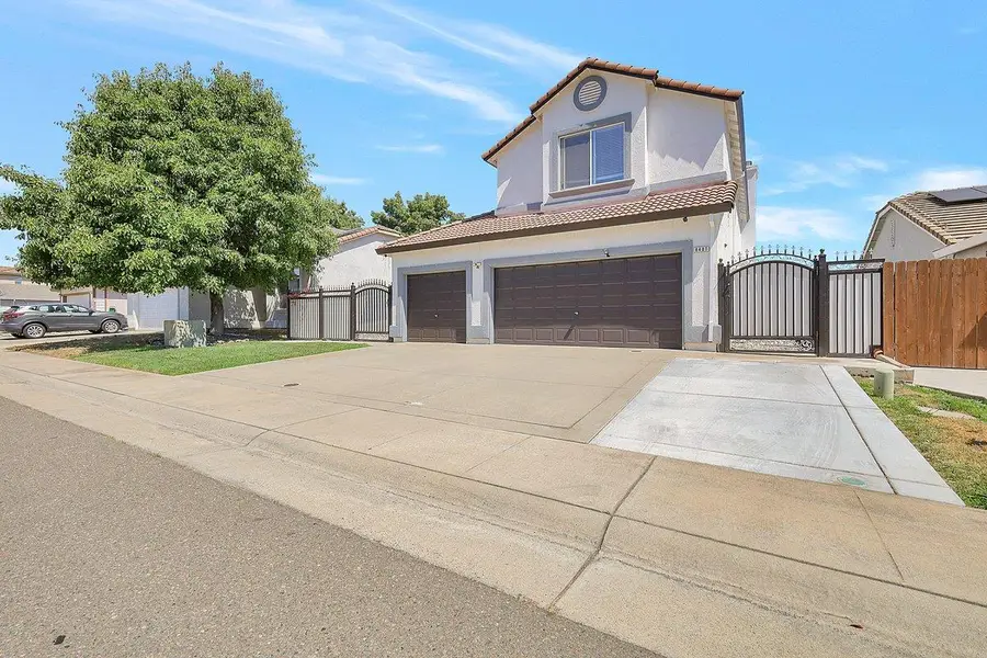 8401 Carriage Oaks Way, Antelope, CA 95843 - #2