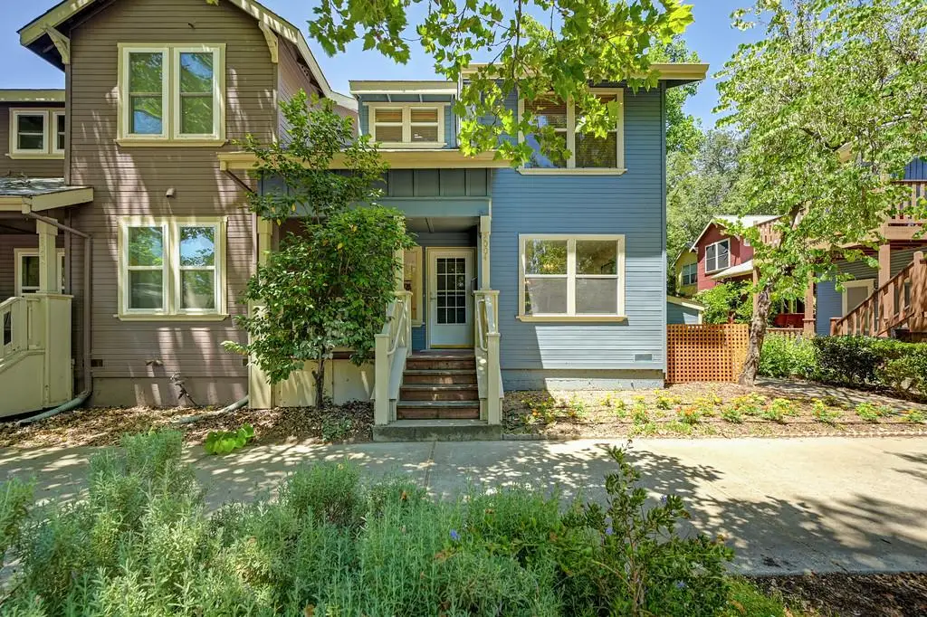 2004 5th Street, Sacramento, CA 95818 - #1