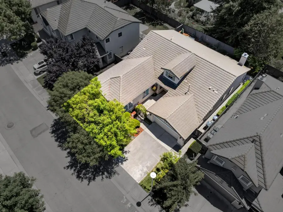 380 Lyman Circle, Sacramento, CA 95835 - #2