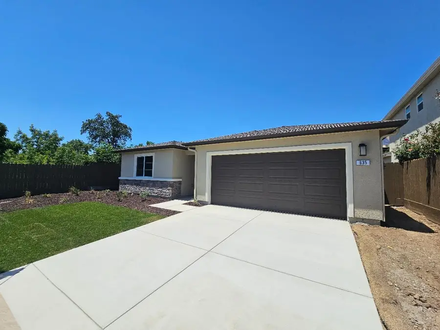 635 Spirou Street, Stockton, CA 95204 - #2