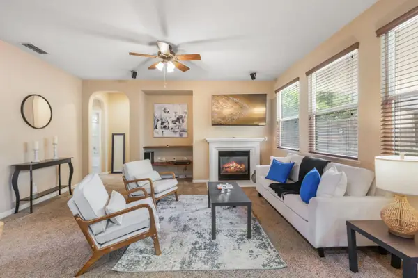 3662 W River Drive, Sacramento, CA 95833