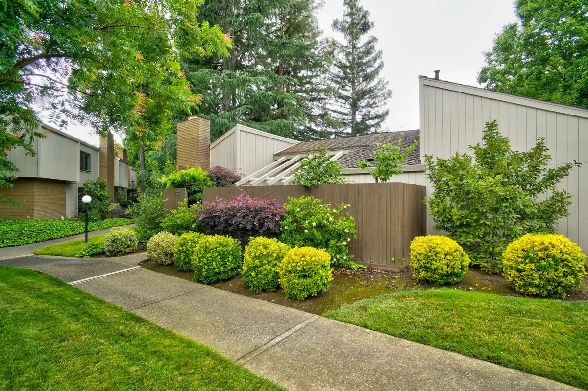 326 Elmhurst Circle, Sacramento, CA 95825 - #1