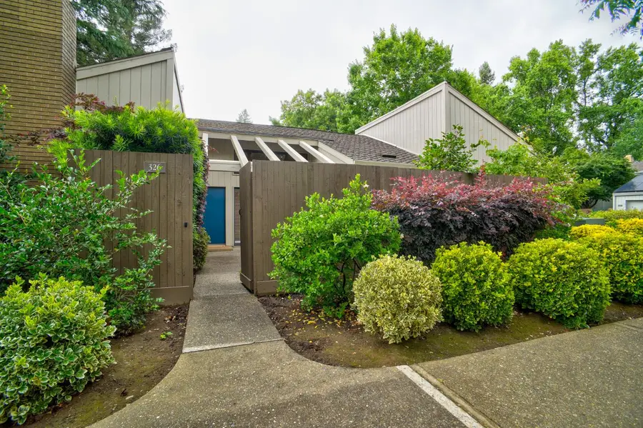 326 Elmhurst Circle, Sacramento, CA 95825 - #2