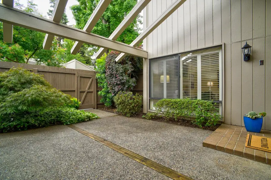 326 Elmhurst Circle, Sacramento, CA 95825 - #3