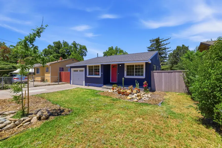3913 23rd Avenue, Sacramento, CA 95820 - #2