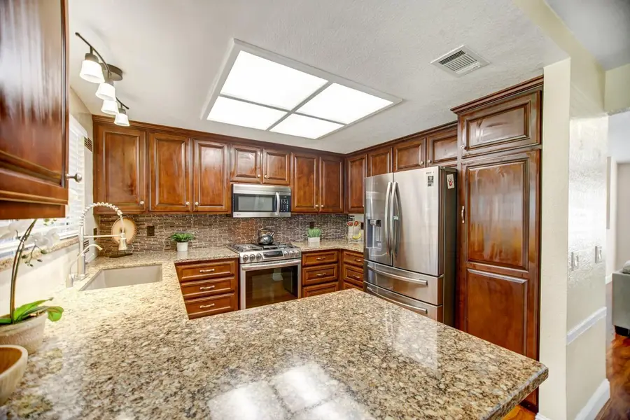 109 Cherri Lynn Avenue, Rio Linda, CA 95673 - #3
