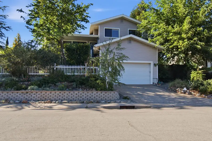 204 Celesta Dr., Grass Valley, CA 95945 - #2