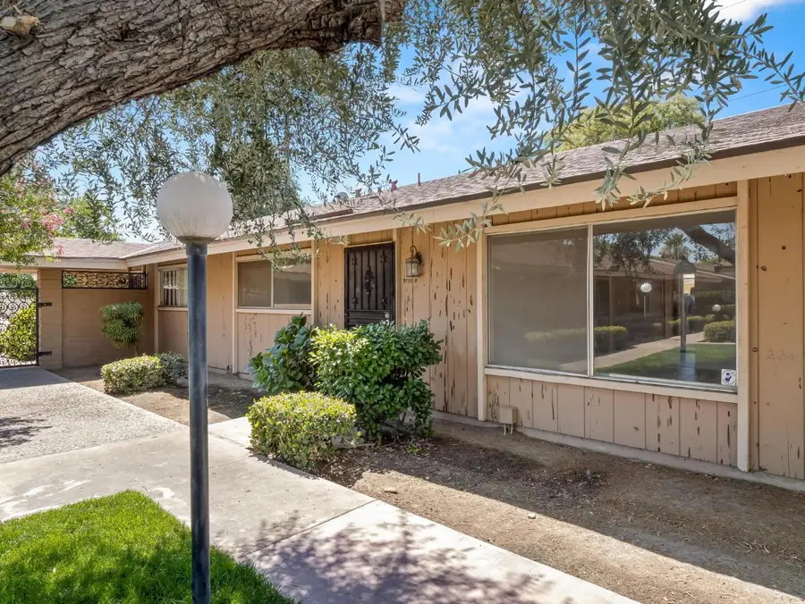 3725 N Fruit Avenue #B, Fresno, CA 93705 - #3