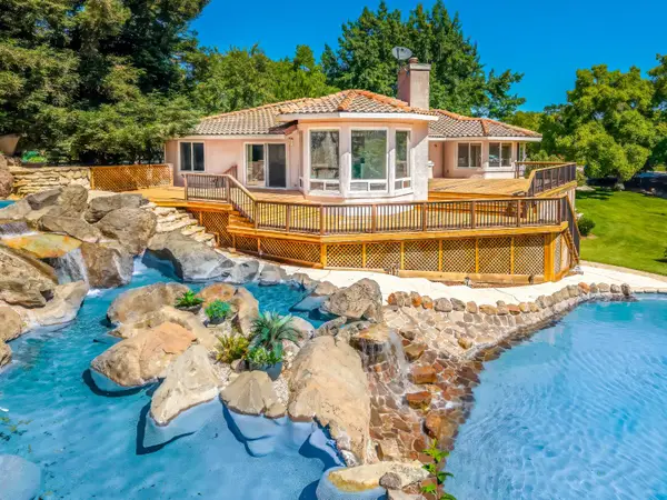 8918 Oak View Drive, Oakdale, CA 95361
