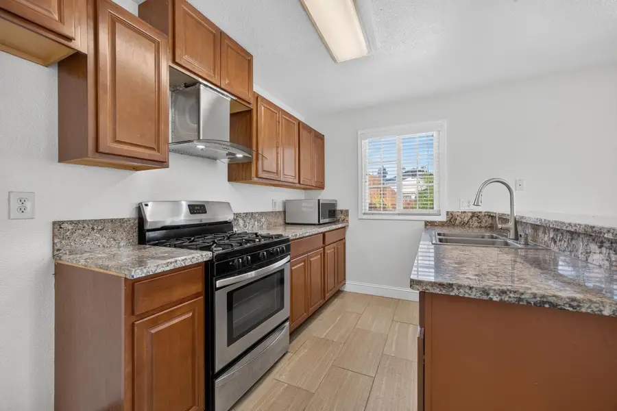 7325 Skander Way, Sacramento, CA 95828 - #3