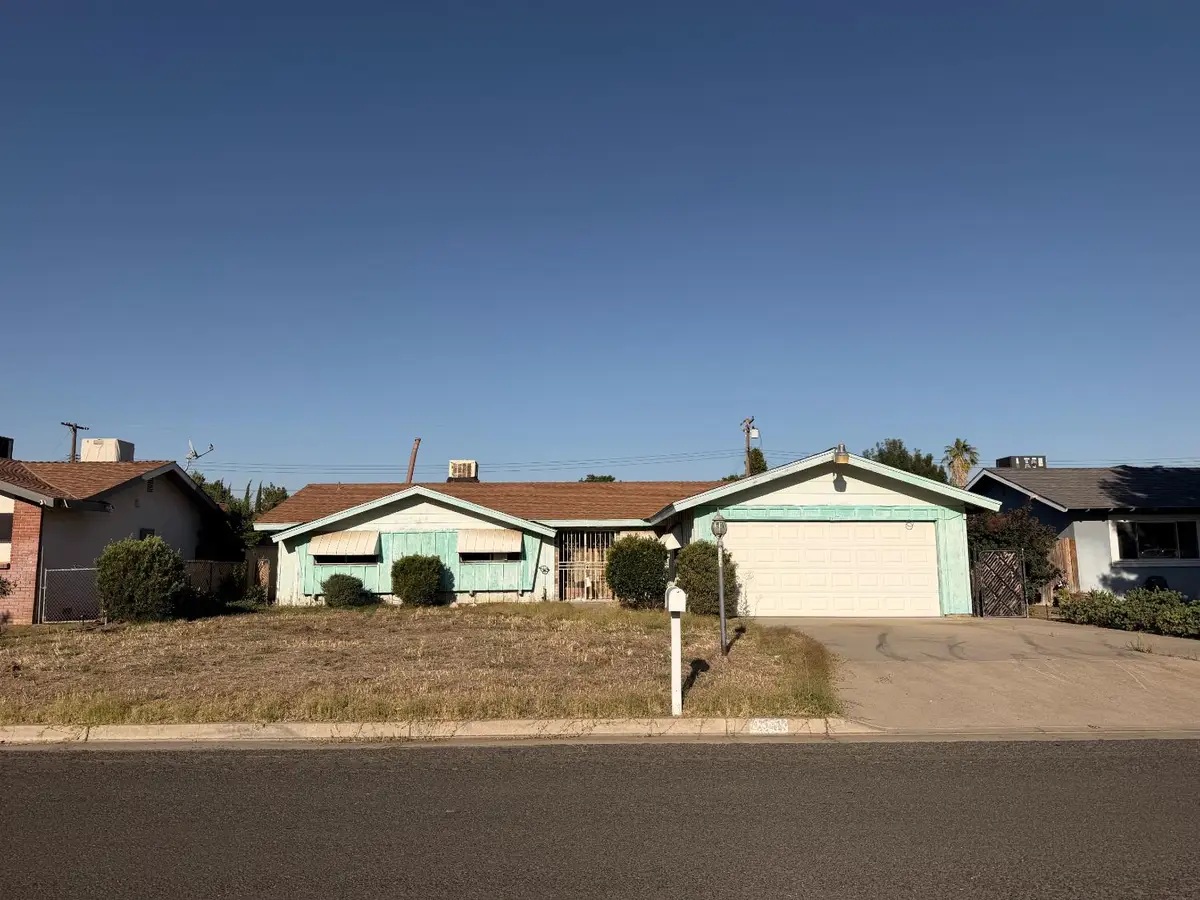370 N Lindale Street, Porterville, CA 93257 - #1