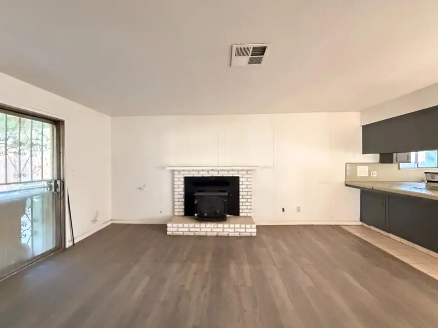 370 N Lindale Street, Porterville, CA 93257 - #3