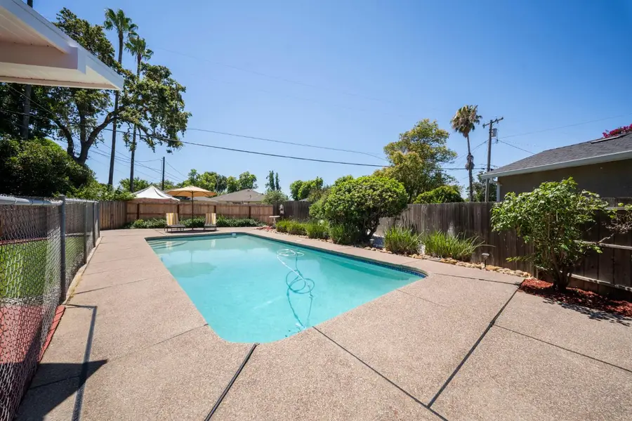 1226 Elmwood Avenue, Stockton, CA 95204 - #2