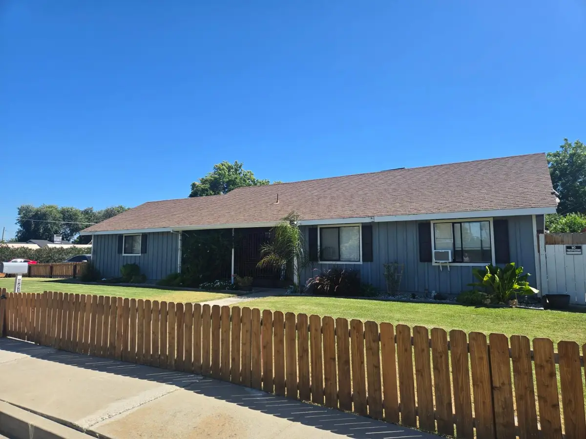 861 E Street, Los Banos, CA 93635 - #1