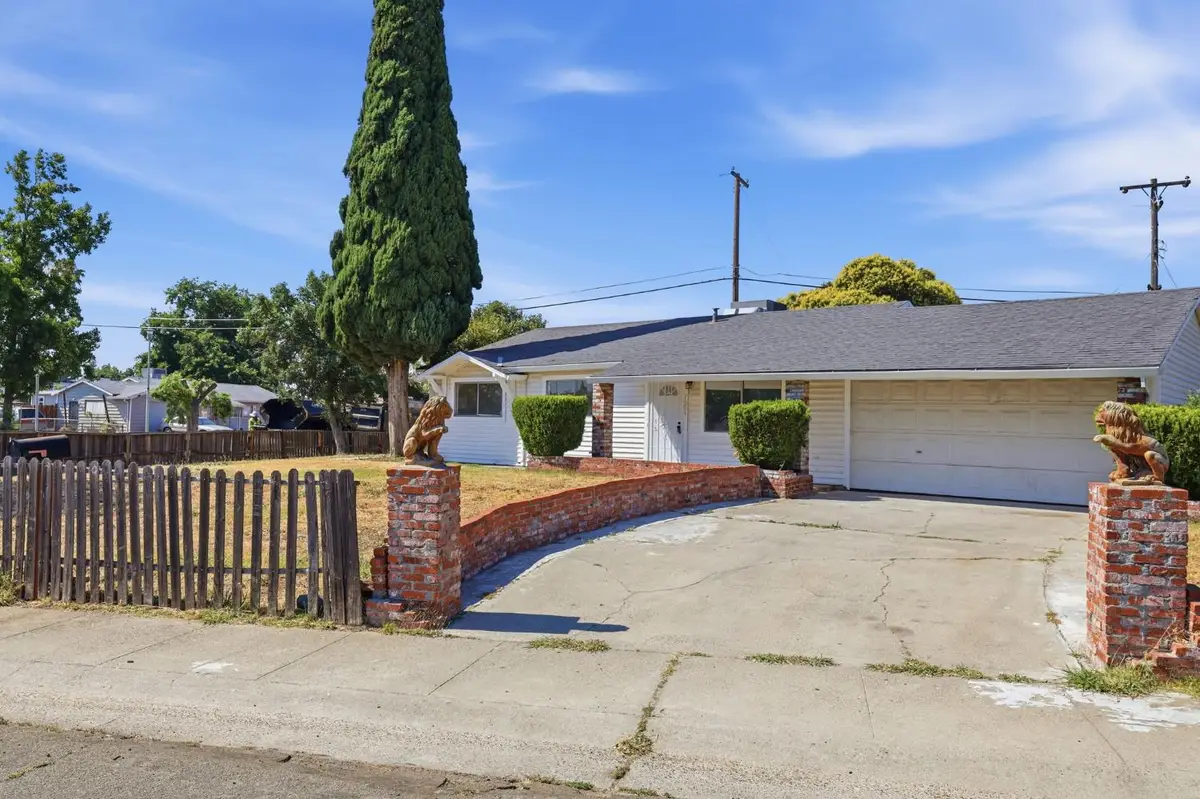 7501 53rd Avenue, Sacramento, CA 95828 - #1