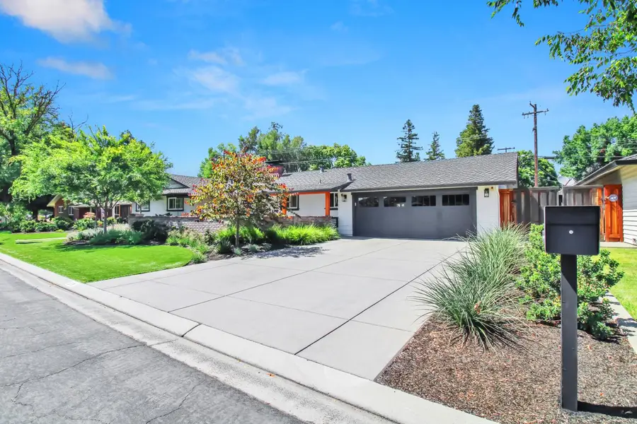 205 Robin Hood Drive, Modesto, CA 95350 - #2