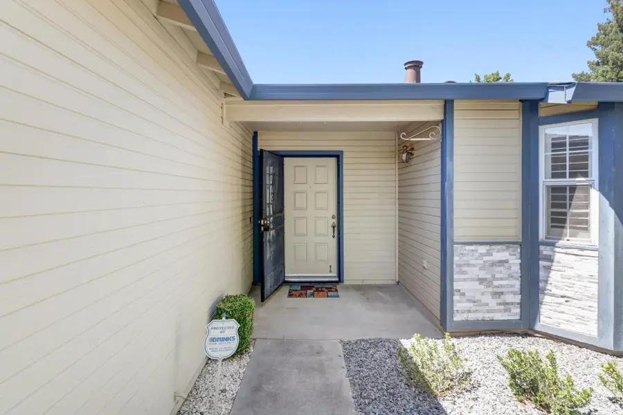 7407 Sunborough Lane, Sacramento, CA 95828 - #2