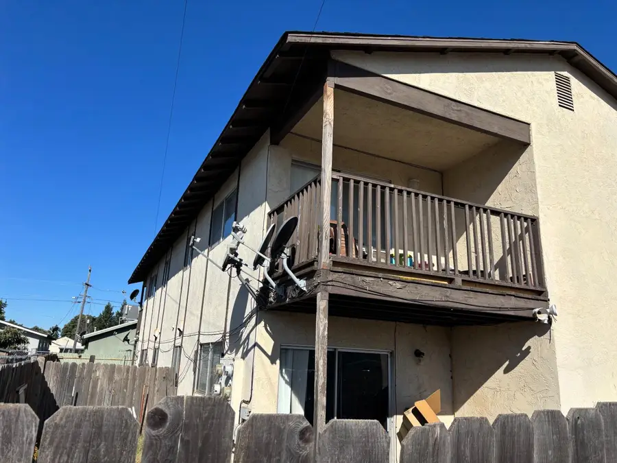 408 S 2nd Avenue, Oakdale, CA 95361 - #3