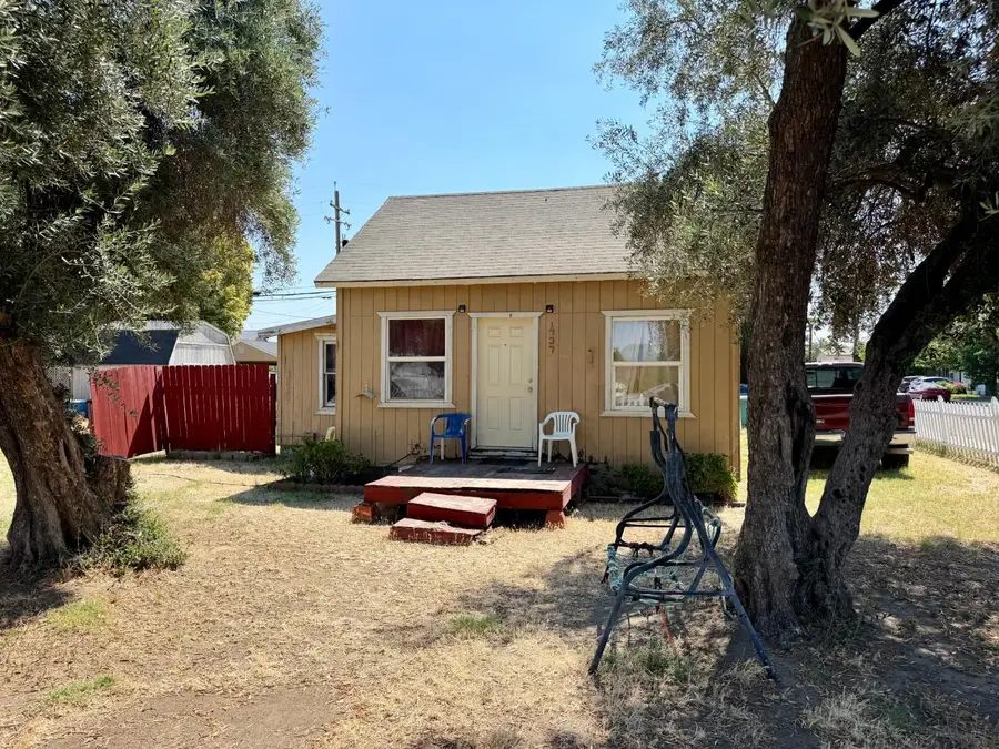 1733 Center Avenue, Dos Palos, CA 93620 - #3