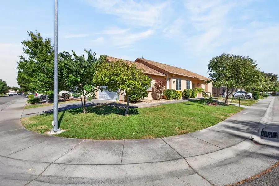 101 Aruba Circle, Sacramento, CA 95823 - #2