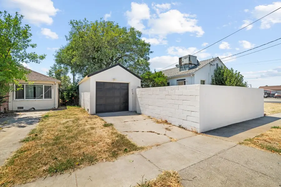128 E 12th Street, Marysville, CA 95901 - #2