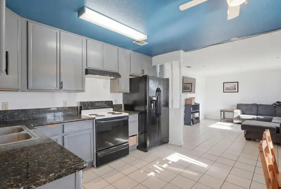 1109 Tudor Street, Galt, CA 95632 - #2