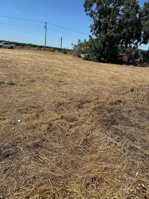 13933 E Kettleman Lane, Lodi, CA 95240