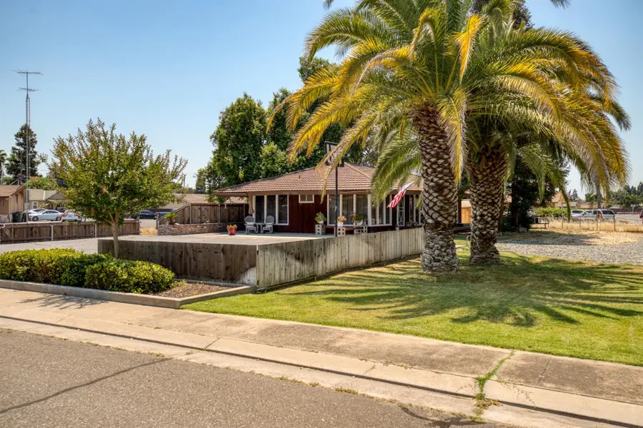 1415 Oklahoma Avenue, Escalon, CA 95320 - #3