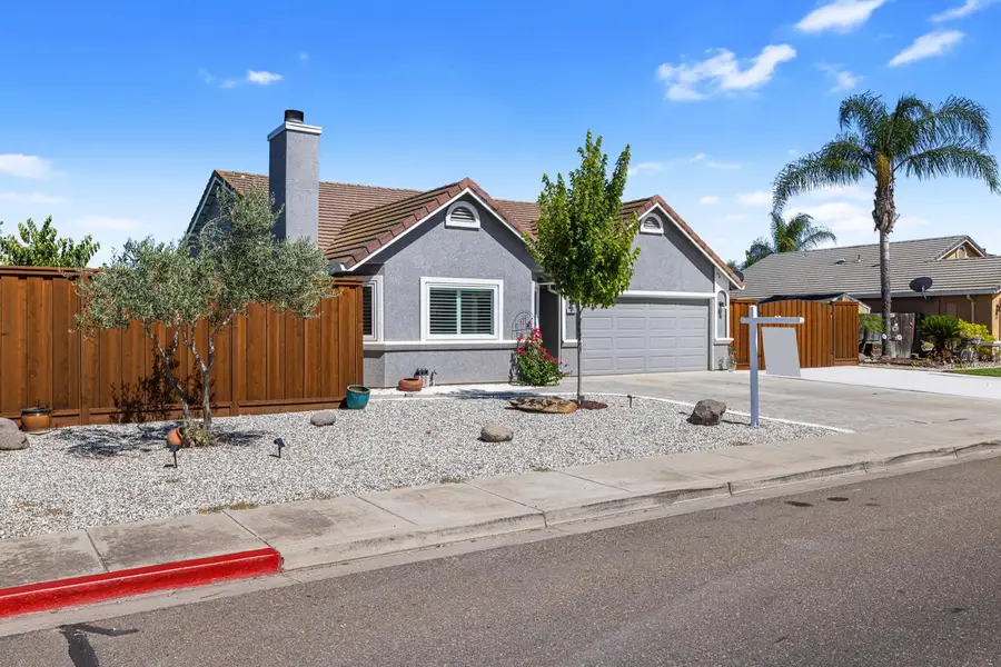 1614 7th Street, Hughson, CA 95326 - #2