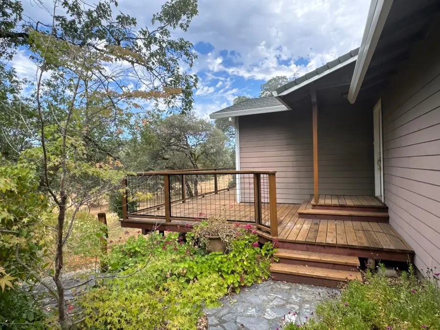1063 Skyline Drive, Auburn, CA 95602 - #2