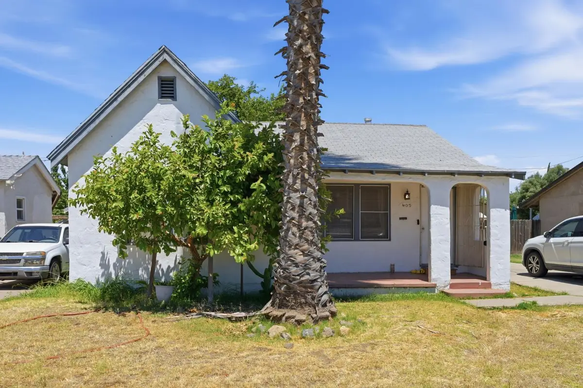 405 N G Street, Madera, CA 93637 - #1